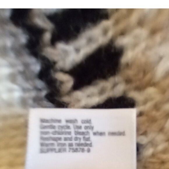 Wool Blend Poncho Sweater Fringe Stripes NWT Large - Picture 7 of 7